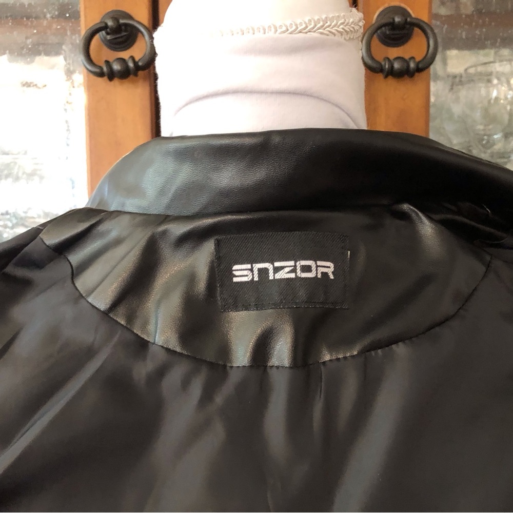 Like New black moto jacket - Picture 9 of 10